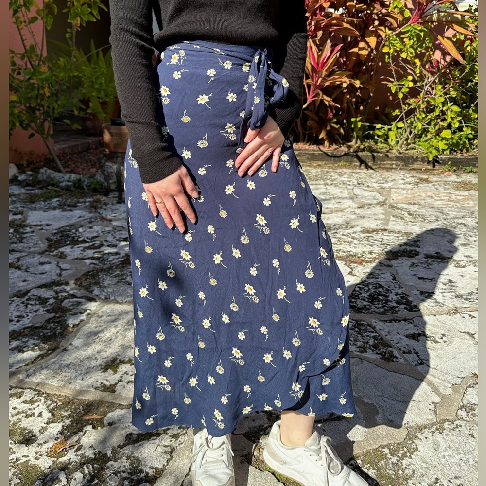 Cute blue floral skirt that you can wear any day!